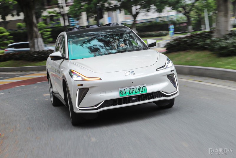 智己ls7的半幅式方向盘,智己ls7半幅方向盘是谁生产的