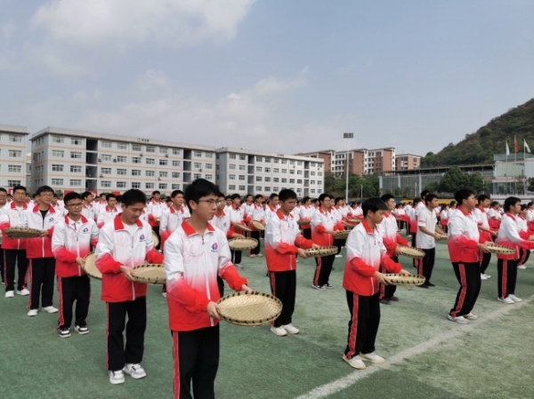 兴义义龙五四运动,兴义义龙蓝天学校大课间