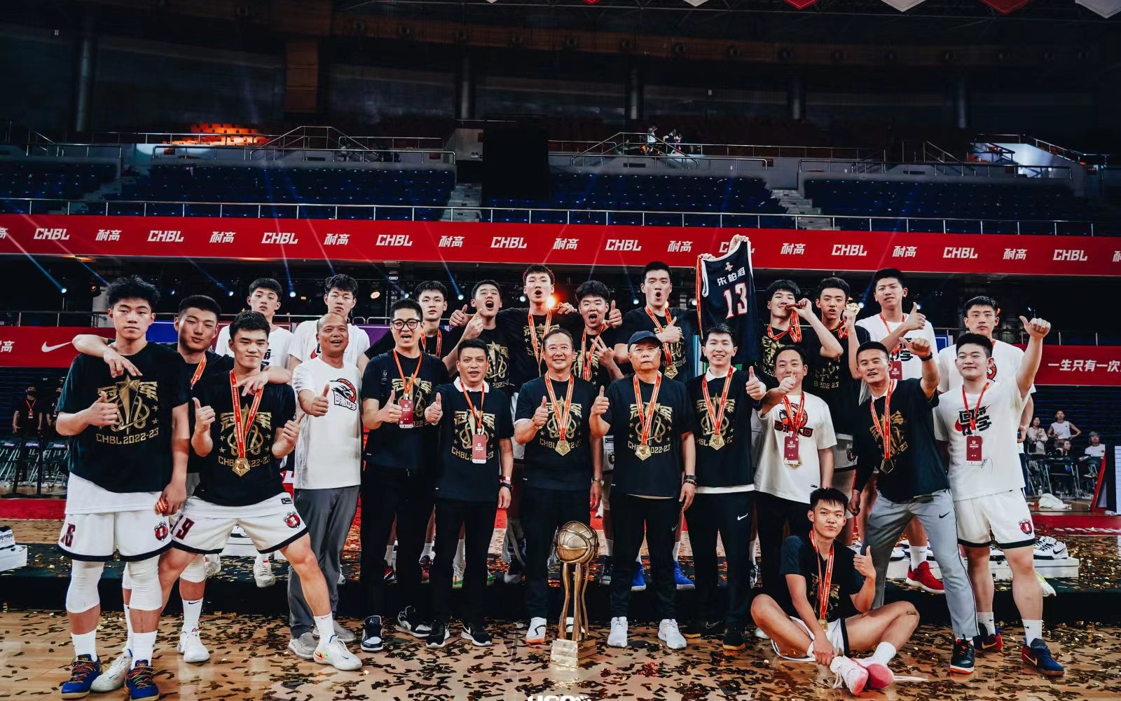 回浦高中篮球夺冠前后,回浦篮球少年夺得全国总冠军