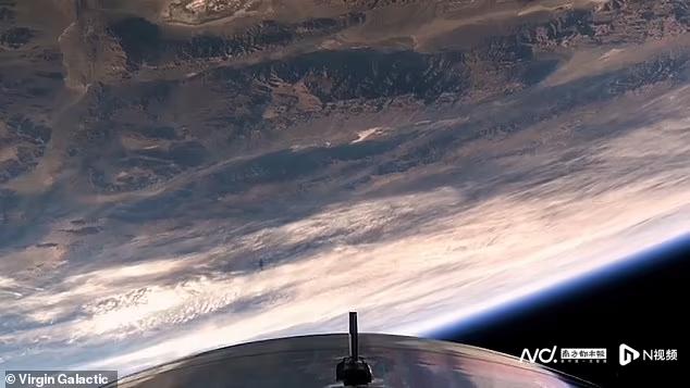 维珍银河首次太空之旅,维珍银河将第一批客户带入太空