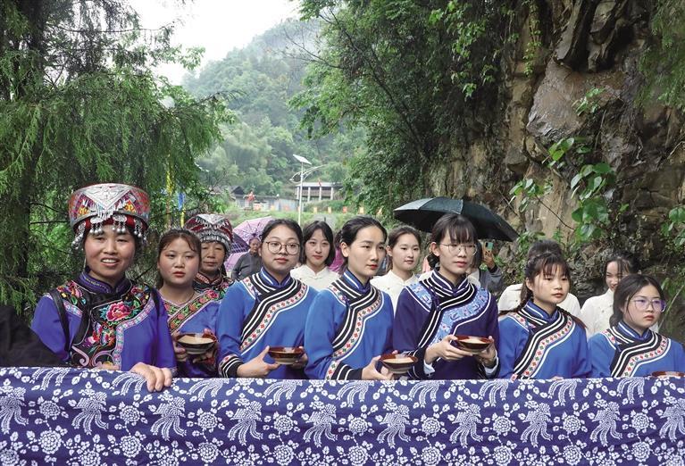 文化促发展创业促振兴——湘西（保靖）第六届农耕民俗文化节排当村“开秧门”侧记