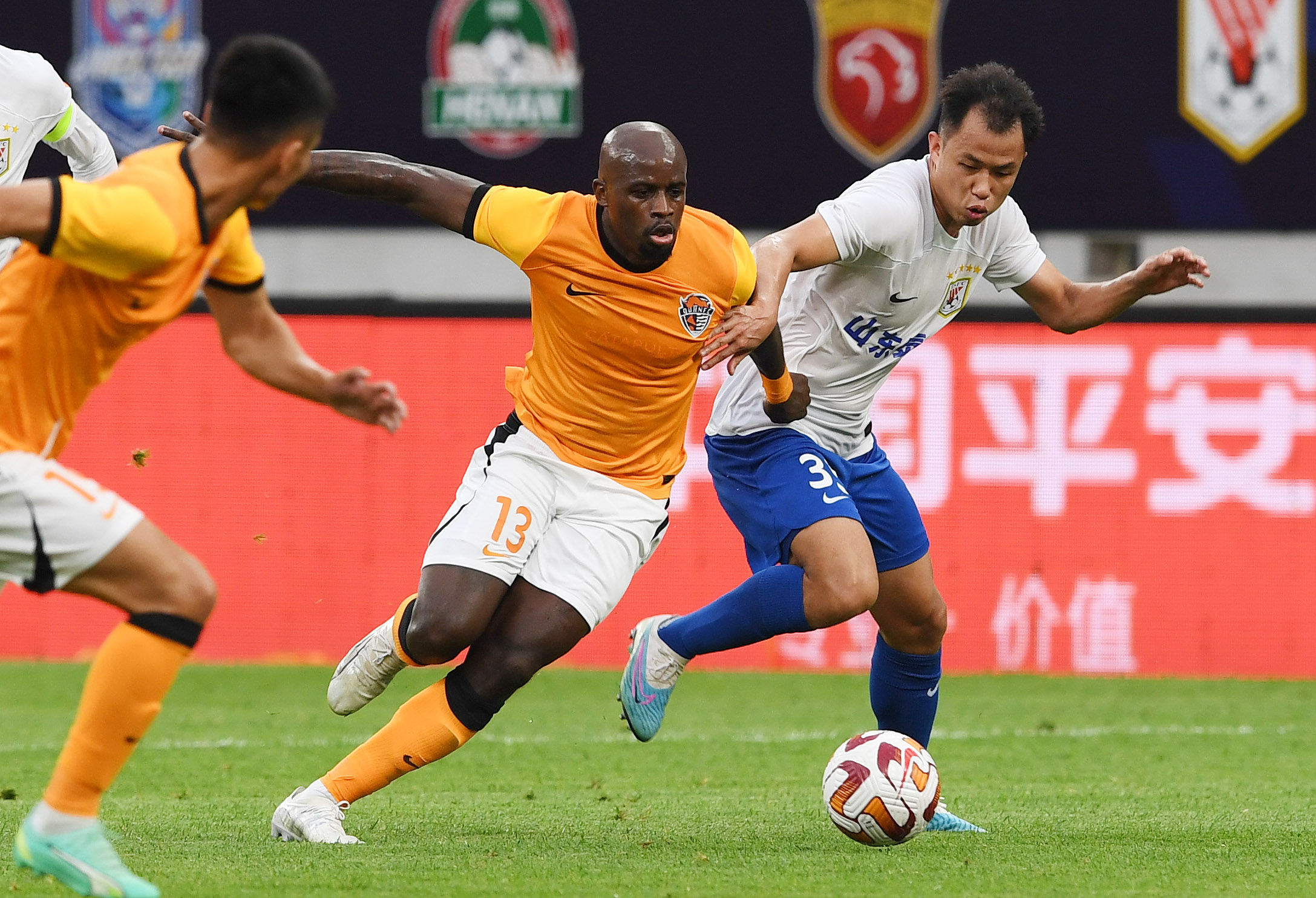 中超山东泰山战胜青岛海牛,泰山青岛海牛