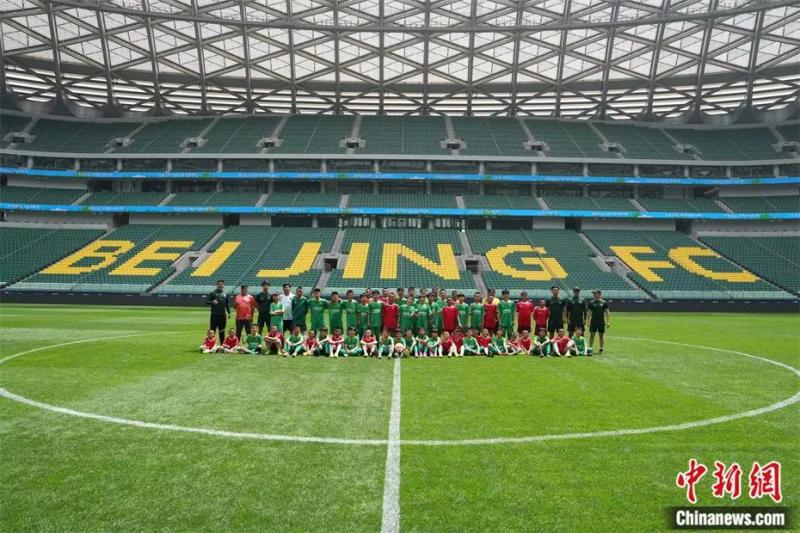 在北京，四十个藏族孩子留下了风