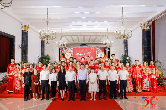 “建”证幸福！30位青年建设者集体婚礼共赴“中式浪漫”