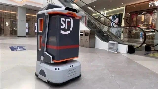 年中寄递小高峰来了，顺丰发力时效产品，楼宇配送机器人深圳亮相