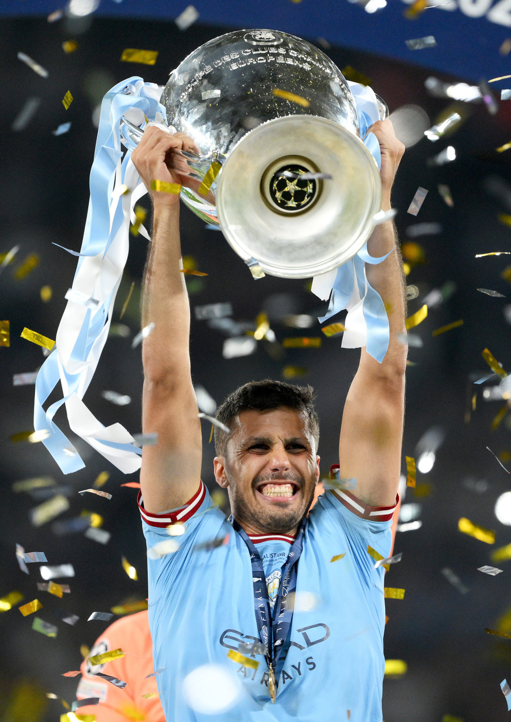 蓝月亮曼城剑指三冠王的视频,曼城蓝月亮三冠王