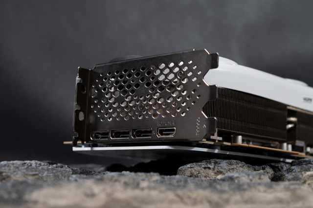 不惜堆料的旗舰“芯”王，索泰GeForceRTX4090PGFOC显卡评测