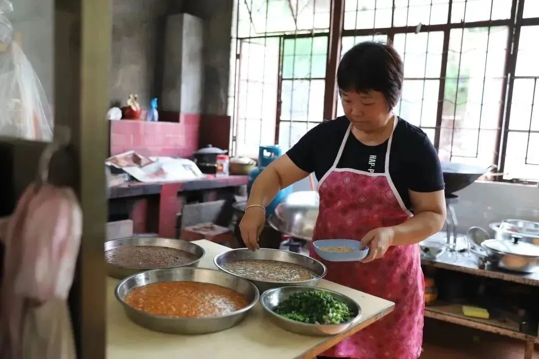 万江龙舟文化美食集市,万江龙舟美食节灯光