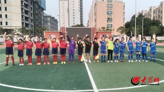 潍坊市育才学校：“足”梦绿茵，“球”童存谊