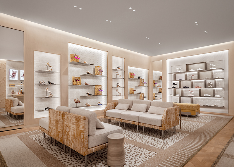 今日消费资讯：3家DIOR精品店在成都SKP正式开幕、飞利浦高效节能系列LED新品上市