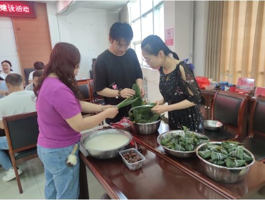 三门峡市湖滨区财政局：开展“端午送清风香囊寄廉情”主题活动