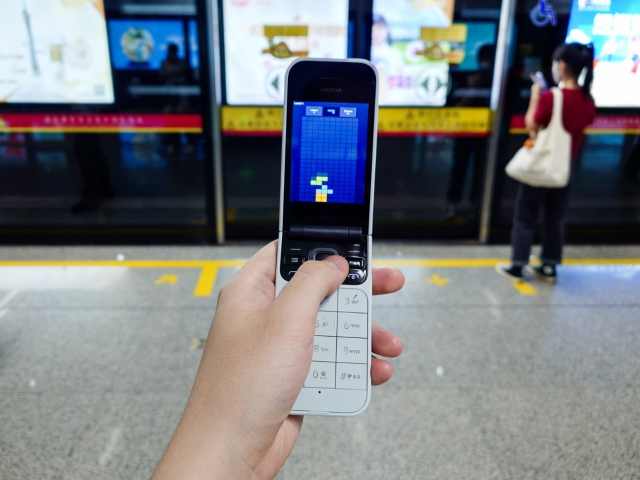 诺基亚翻盖功能机2660flip,2023诺基亚翻盖机