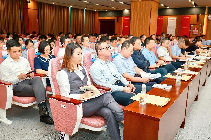 坚决清理整治各种违规收费,深圳市启动违规收费专项整治行动