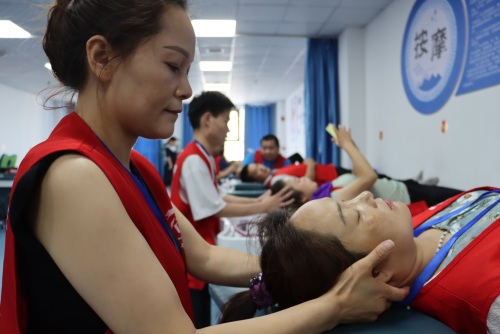 创业100|从桶装水老板到职校校长，7年让万余人掌握就业技能