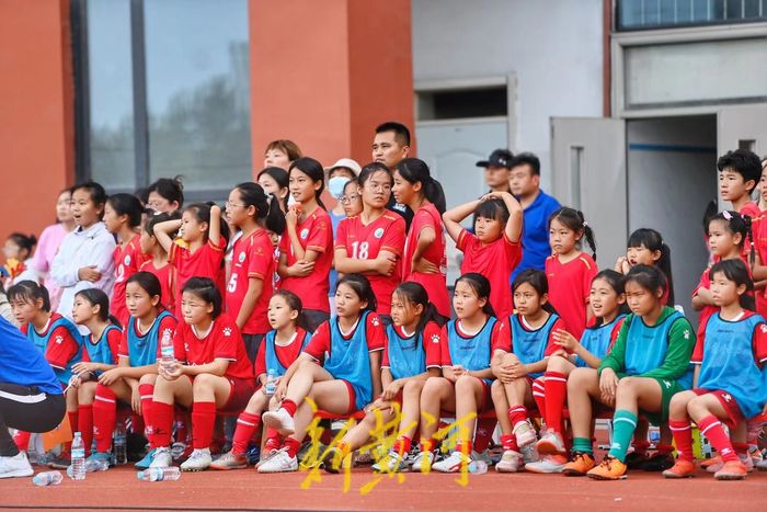 最美主场,小学女足足球比赛