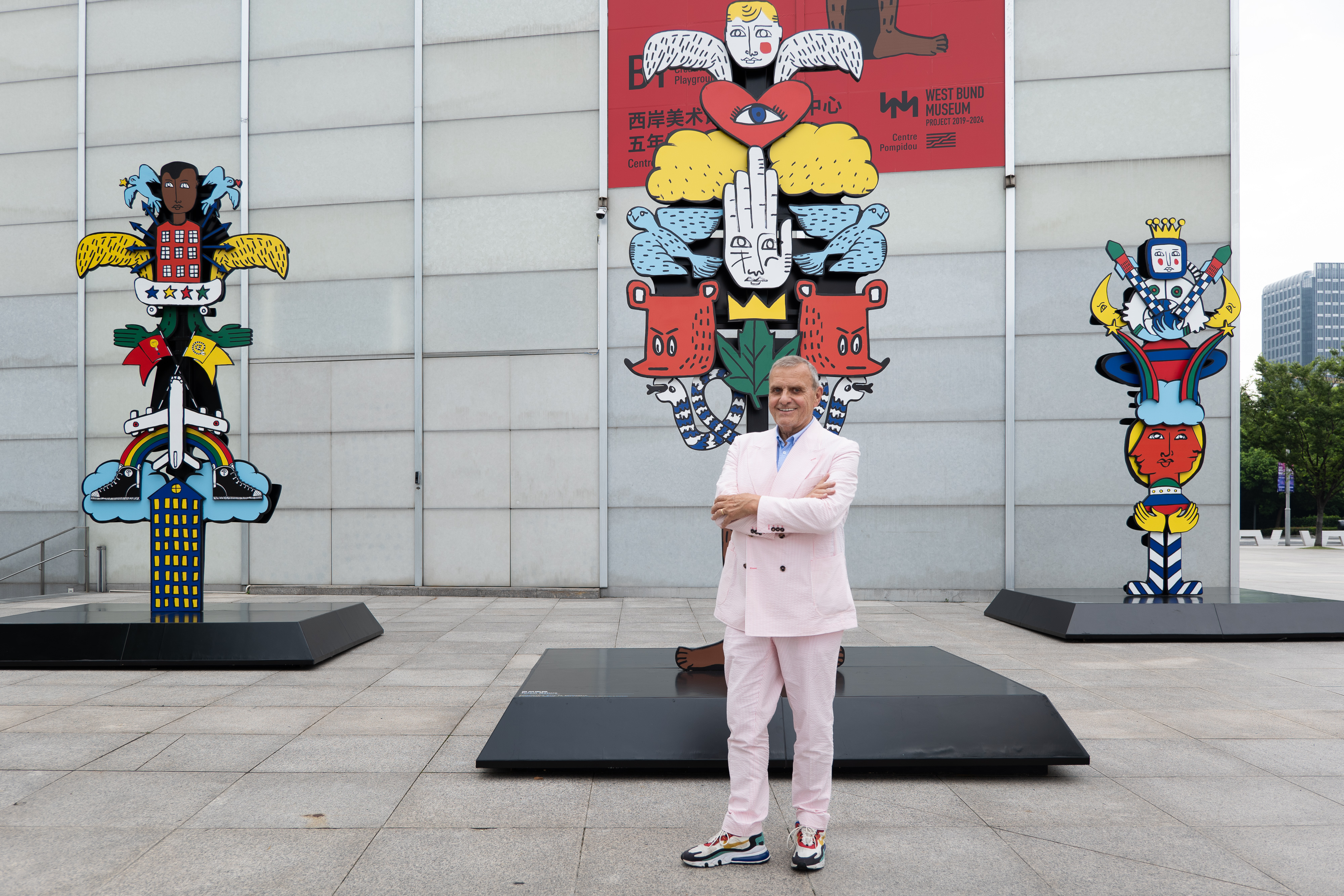 一周艺术人物｜姚南薰请辞创始馆长，科拉“牵手”柏林双年展