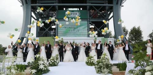 沈阳沈北半岛草坪婚礼地点,沈阳稻田画结婚证