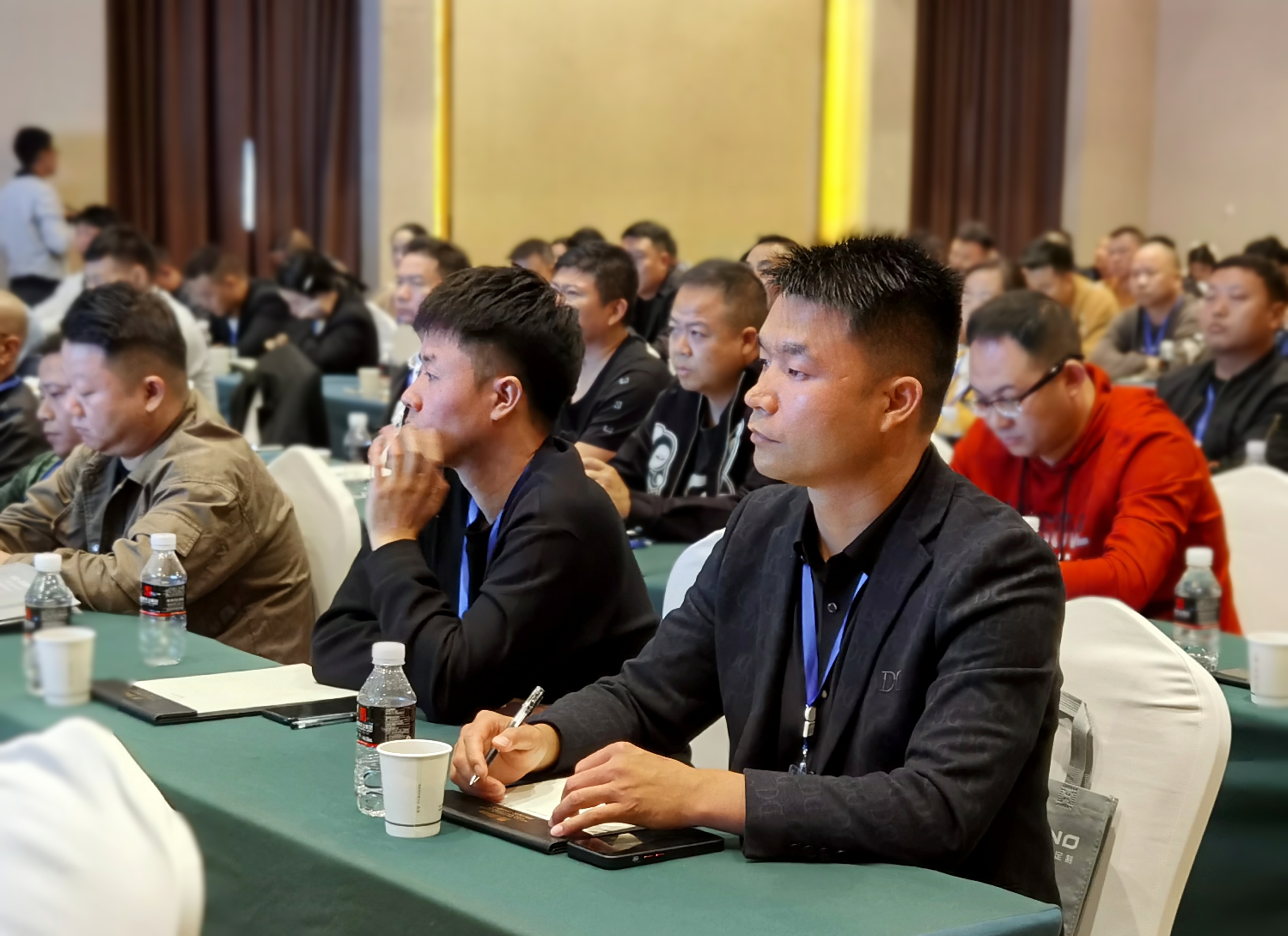 共建共商共享共荣共赢的新格局,构建共建共治共享格局方案