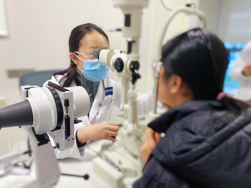 13岁女生近视高达1000度,13岁女生近视高达10000度