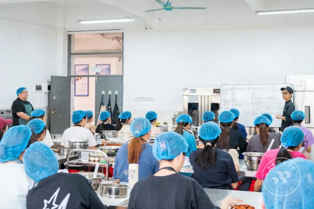 帅气老师扎头发,头发上拔罐的技巧