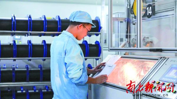 蹄疾步稳成绩斐然,蹄疾步稳奋勇争先