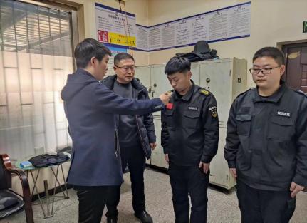 鐟炴嘲鎶艰繍鏈夐檺鍏徃,鐟炴嘲鎶艰繍钁ｆ簮