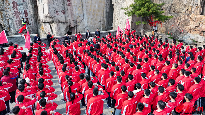 泰安长城中学成人礼2020,泰山成人礼泰山中学