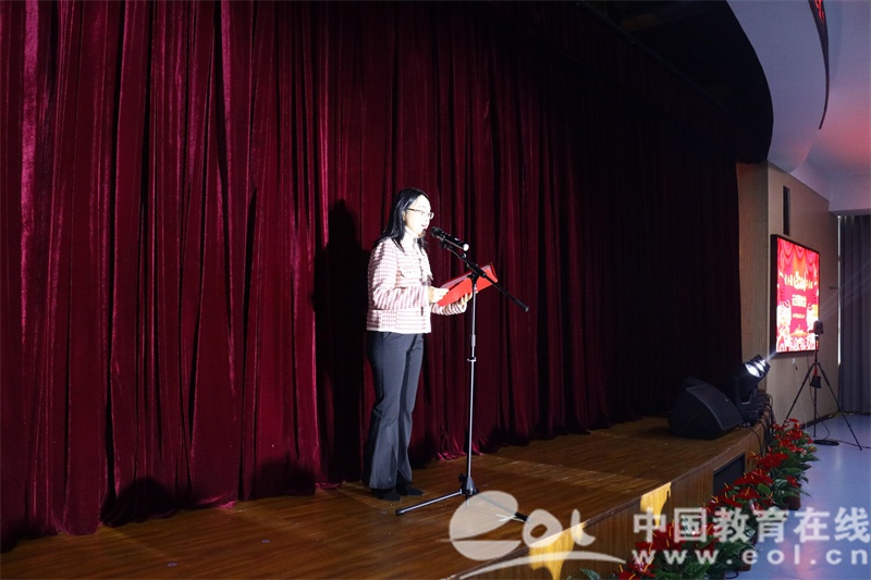迎新春文艺汇演小学,白云中心小学元旦文艺汇演
