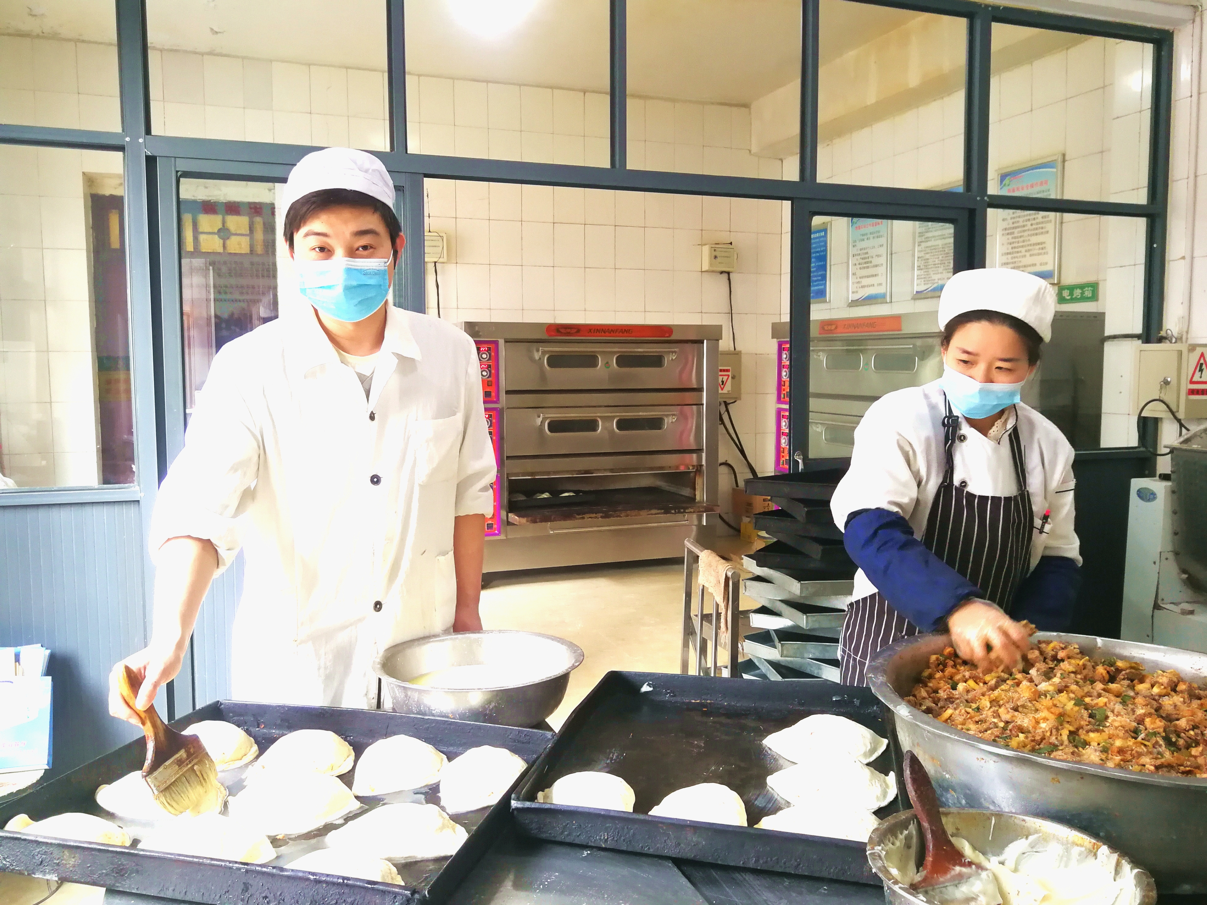 喜膳园鹰城牛皮火烧,鹰城喜膳园牛皮火烧